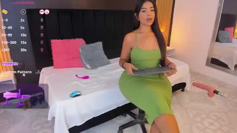 Snapshot of dirtysex18 chatting on 01/31/25, 02:17 Soffie - Valentina - Yuya  Astro online show from 01/31/25, 02:17