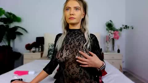 Chloe online show from 09/29/25, 09:14