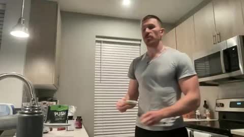 Snapshot of discgolf4life chatting on 10/22/25, 02:12 JustinDulgeXXX online show from 10/22/25, 02:12