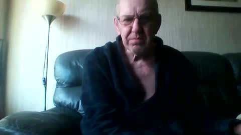 Snapshot of discovery63 chatting on 02/01/26, 12:15 discovery63 online show from 02/01/26, 12:15