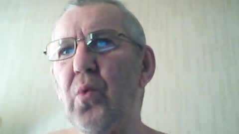 Snapshot of discovery63 chatting on 06/18/26, 09:25 discovery63 online show from 06/18/26, 09:25