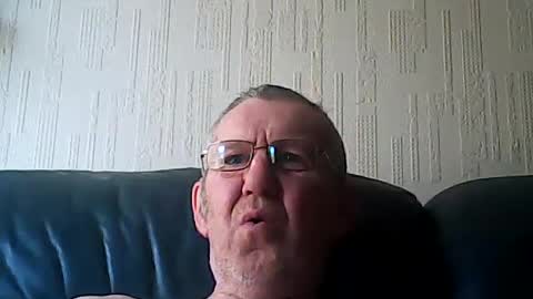 Snapshot of discovery63 chatting on 06/24/26, 11:42 discovery63 online show from 06/24/26, 11:42