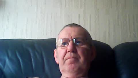 Snapshot of discovery63 chatting on 07/15/26, 06:35 discovery63 online show from 07/15/26, 06:35