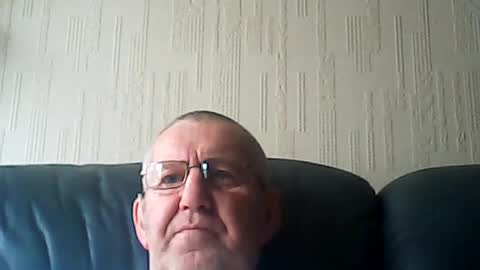 Snapshot of discovery63 chatting on 08/01/26, 01:32 discovery63 online show from 08/01/26, 01:32