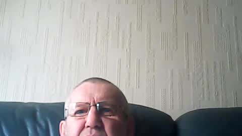 Snapshot of discovery63 chatting on 08/03/26, 09:04 discovery63 online show from 08/03/26, 09:04