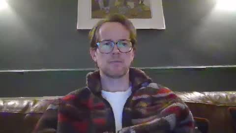 Snapshot of discovery_99 chatting on 12/05/24, 09:17 discovery_99 online show from 12/05/24, 09:17