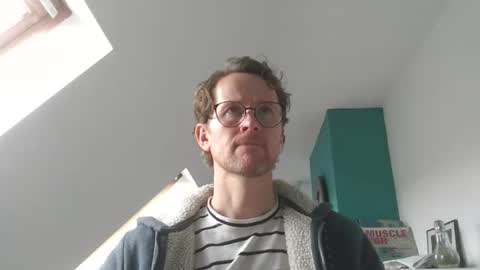 Snapshot of discovery_99 chatting on 11/04/25, 02:05 discovery_99 online show from 11/04/25, 02:05