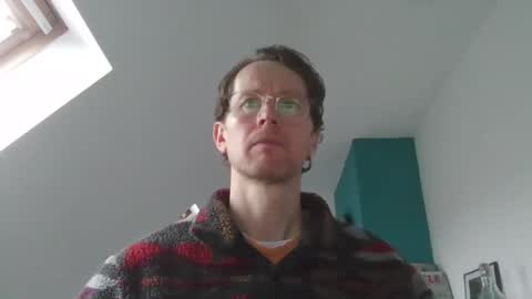 Snapshot of discovery_99 chatting on 12/23/25, 10:35 discovery_99 online show from 12/23/25, 10:35