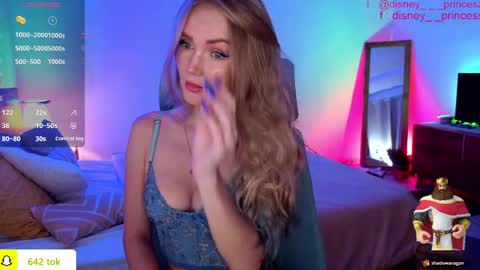 Snapshot of disney__princess chatting on 04/04/26, 12:35 JASMINE online show from 04/04/26, 12:35