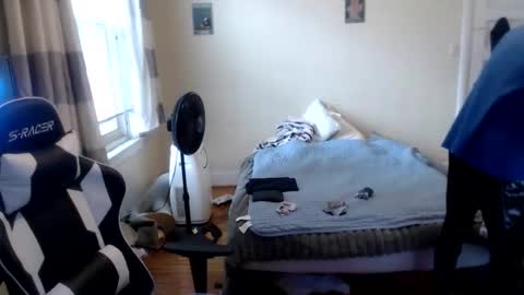 Snapshot of disr3sp3ctfully_dipp3d chatting on 11/02/25, 06:21 Your Best Worst Nightmare online show from 11/02/25, 06:21