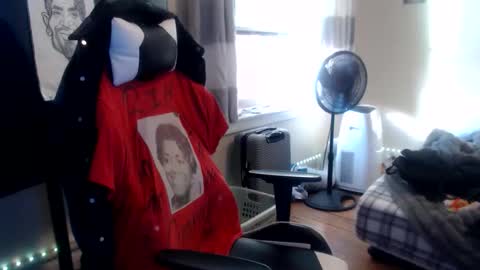 Snapshot of disr3sp3ctfully_dipp3d chatting on 11/14/25, 02:05 Your Best Worst Nightmare online show from 11/14/25, 02:05