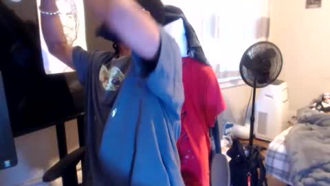 Snapshot of disr3sp3ctfully_dipp3d chatting on 11/17/25, 06:35 Your Best Worst Nightmare online show from 11/17/25, 06:35