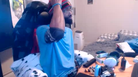 Snapshot of disr3sp3ctfully_dipp3d chatting on 11/28/25, 07:22 Your Best Worst Nightmare online show from 11/28/25, 07:22