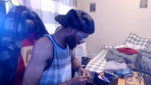 Snapshot of disr3sp3ctfully_dipp3d chatting on 11/30/25, 08:02 Your Best Worst Nightmare online show from 11/30/25, 08:02