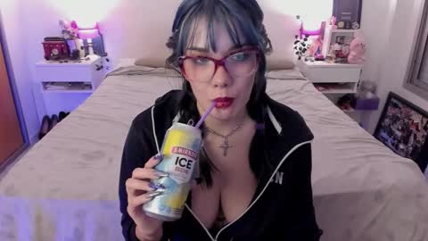 Snapshot of dissasterology chatting on 03/25/26, 02:39 Lena online show from 03/25/26, 02:39