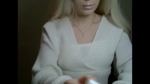 DitaMilton online show from 12/22/24, 08:36