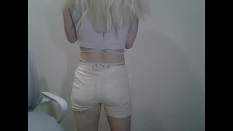 DitaMilton online show from 01/17/25, 01:35