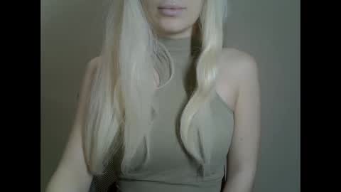 DitaMilton online show from 01/23/25, 06:45