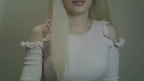 DitaMilton online show from 01/31/25, 01:23