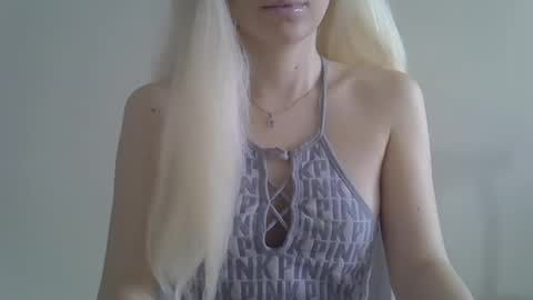 DitaMilton online show from 02/04/25, 10:10