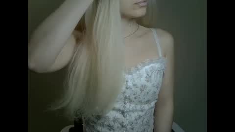 DitaMilton online show from 02/09/25, 09:17