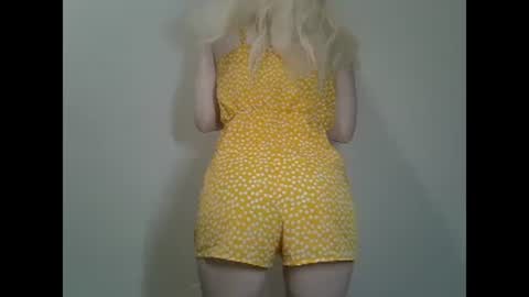 DitaMilton online show from 02/18/25, 06:47