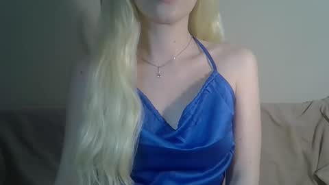 DitaMilton online show from 12/15/25, 08:24