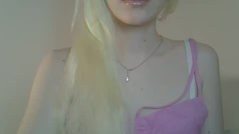 Snapshot of ditamilton chatting on 03/20/26, 08:03 DitaMilton online show from 03/20/26, 08:03