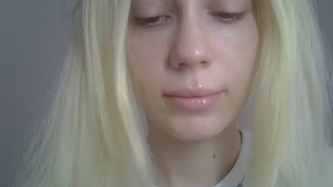 Snapshot of ditamilton chatting on 04/22/26, 08:39 DitaMilton online show from 04/22/26, 08:39