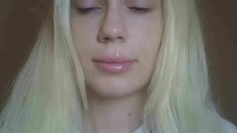 Snapshot of ditamilton chatting on 04/22/26, 08:43 DitaMilton online show from 04/22/26, 08:43