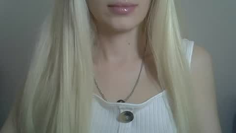 Snapshot of ditamilton chatting on 08/05/26, 04:10 DitaMilton online show from 08/05/26, 04:10