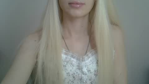 Snapshot of ditamilton chatting on 08/08/26, 10:17 DitaMilton online show from 08/08/26, 10:17