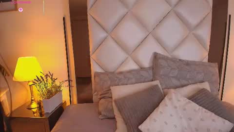 Snapshot of diva_curvi chatting on 06/20/26, 11:13 Lizz online show from 06/20/26, 11:13
