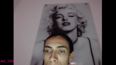 Snapshot of diva_gold chatting on 01/08/25, 04:44 LAURAXXX online show from 01/08/25, 04:44