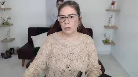 Snapshot of diva_milf chatting on 06/21/26, 03:03 Diva online show from 06/21/26, 03:03
