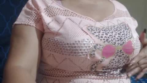 Snapshot of diviina chatting on 06/20/26, 05:27 diviina online show from 06/20/26, 05:27