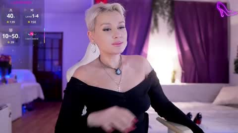 Snapshot of divine_kim chatting on 02/09/26, 10:14 Miss Kim online show from 02/09/26, 10:14