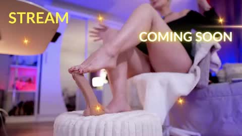 Snapshot of divine_kim chatting on 06/09/26, 12:11 Miss Kim online show from 06/09/26, 12:11