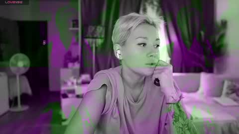 Snapshot of divine_kim chatting on 07/15/26, 08:36 Miss Kim online show from 07/15/26, 08:36