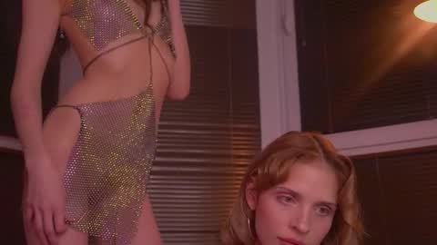 Snapshot of divine_lights chatting on 10/28/25, 10:34 Eva and Lucia online show from 10/28/25, 10:34