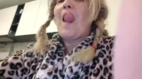 Snapshot of divineblond chatting on 03/13/26, 12:50 Alexxa online show from 03/13/26, 12:50