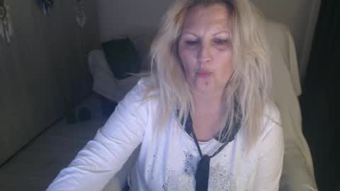 Snapshot of divineblond chatting on 04/07/26, 10:20 Alexxa online show from 04/07/26, 10:20