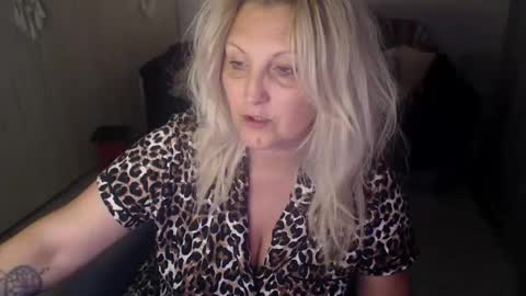 Snapshot of divineblond chatting on 04/16/26, 11:18 Alexxa online show from 04/16/26, 11:18