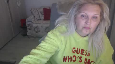 Snapshot of divineblond chatting on 05/01/26, 08:46 Alexxa online show from 05/01/26, 08:46