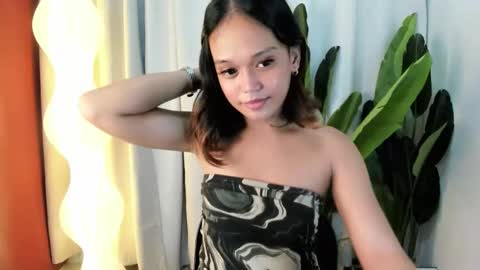 Snapshot of divinegoddness chatting on 03/21/26, 11:30 Crystal mae online show from 03/21/26, 11:30