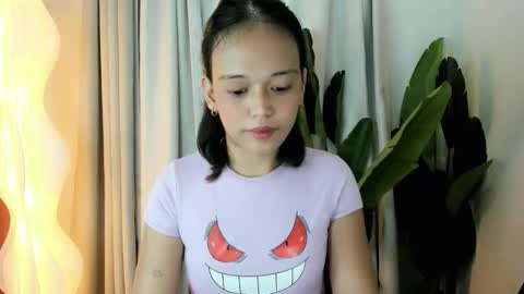 Snapshot of divinegoddness chatting on 04/18/26, 02:32 Crystal mae online show from 04/18/26, 02:32