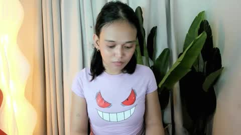 Snapshot of divinegoddness chatting on 04/18/26, 07:58 Crystal mae online show from 04/18/26, 07:58