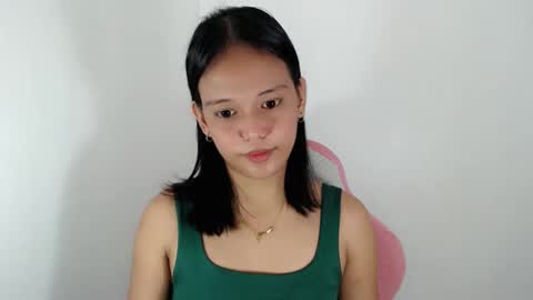 Snapshot of divinegoddness chatting on 04/25/26, 01:41 Crystal mae online show from 04/25/26, 01:41