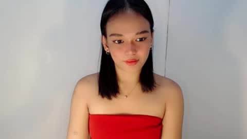 Snapshot of divinegoddness chatting on 04/26/26, 02:04 Crystal mae online show from 04/26/26, 02:04