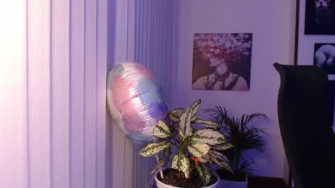 Hera online show from 11/27/25, 10:06